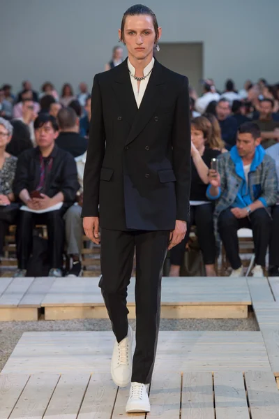 Look 2